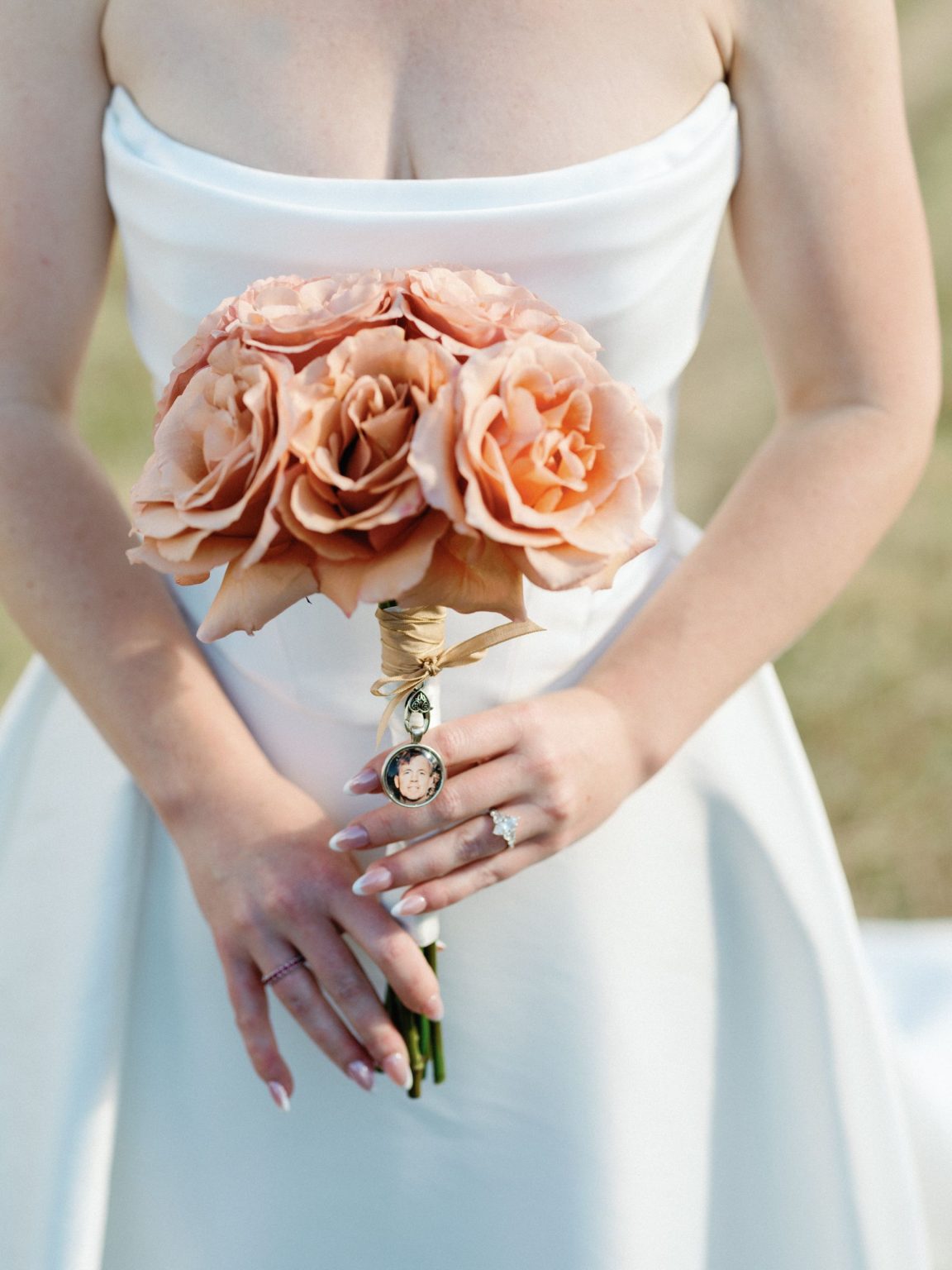 Kayla & Patrick's wedding at the Aspen Chapel and the Caribou Club: the bride's bouquet of garden roses