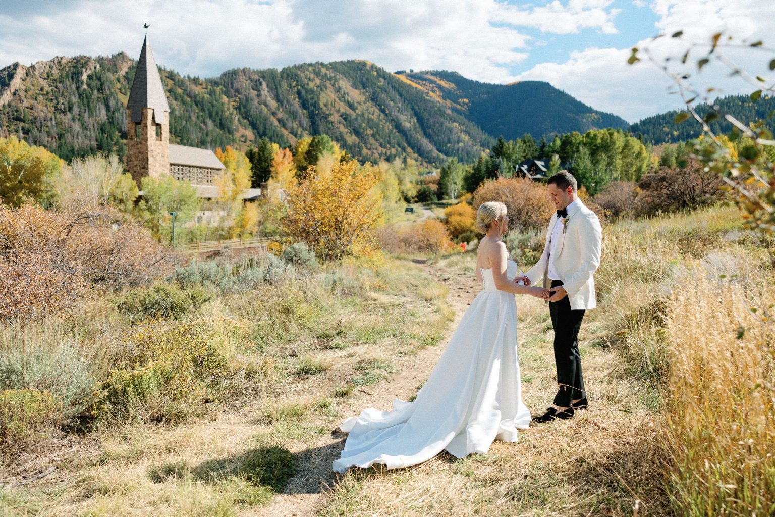 Kayla & Patrick's wedding at the Aspen Chapel and the Caribou Club: the first look below the mountains