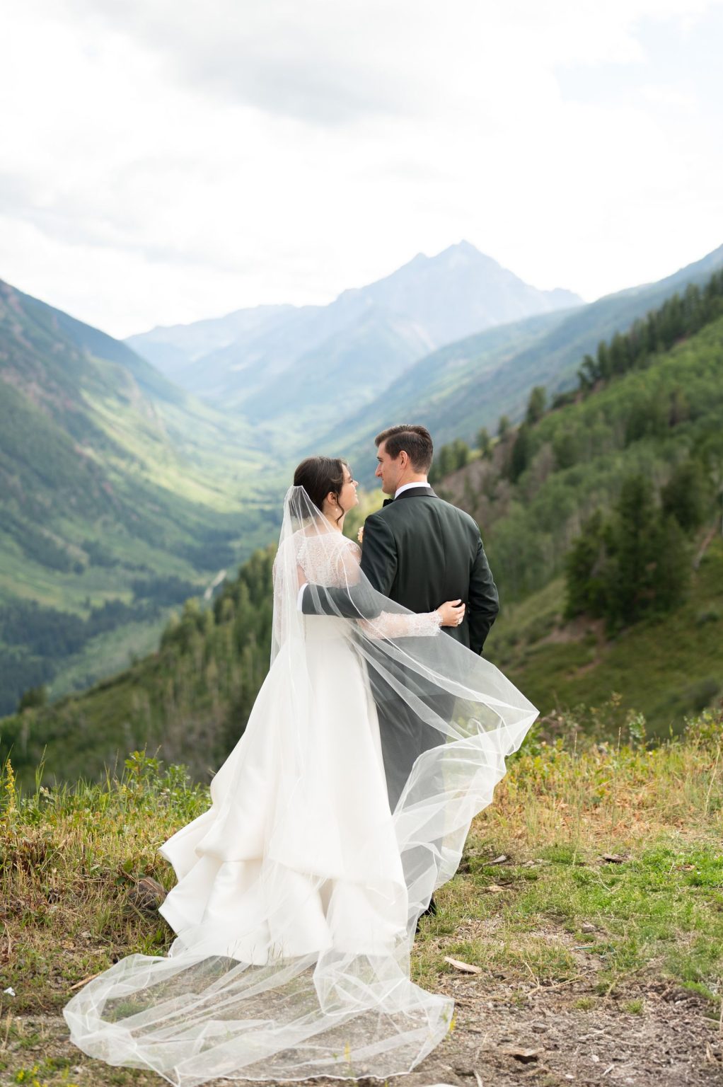 Haley and Sam's wedding day at the Cliffhouse on Buttermilk, Aspen