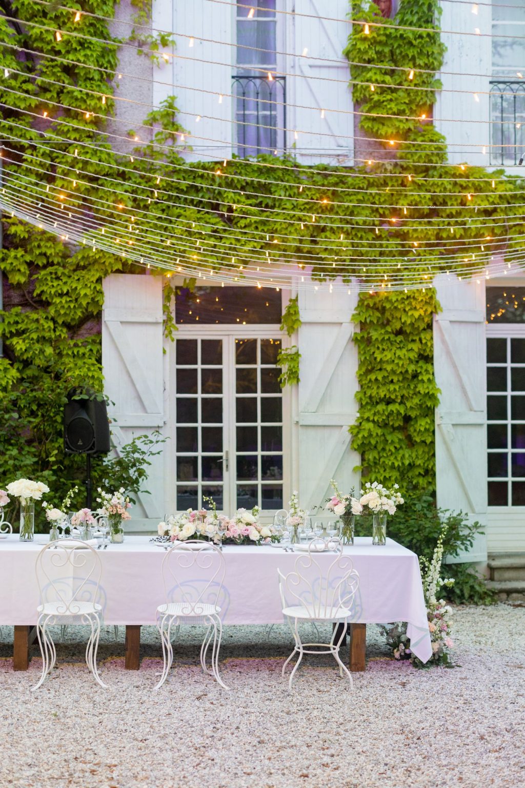 Château Saint Joseph FAM trip in the South of France: the dinner table set for the evening