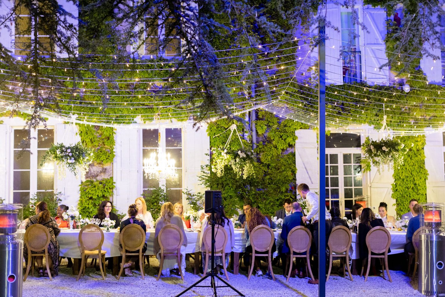 Château Saint Joseph FAM trip in the South of France: the white-and-gold dinner after dark