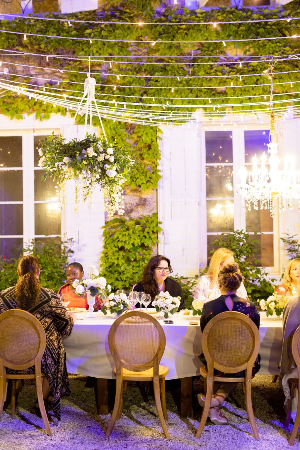 Château Saint Joseph FAM trip in the South of France: dinner guests at the long table