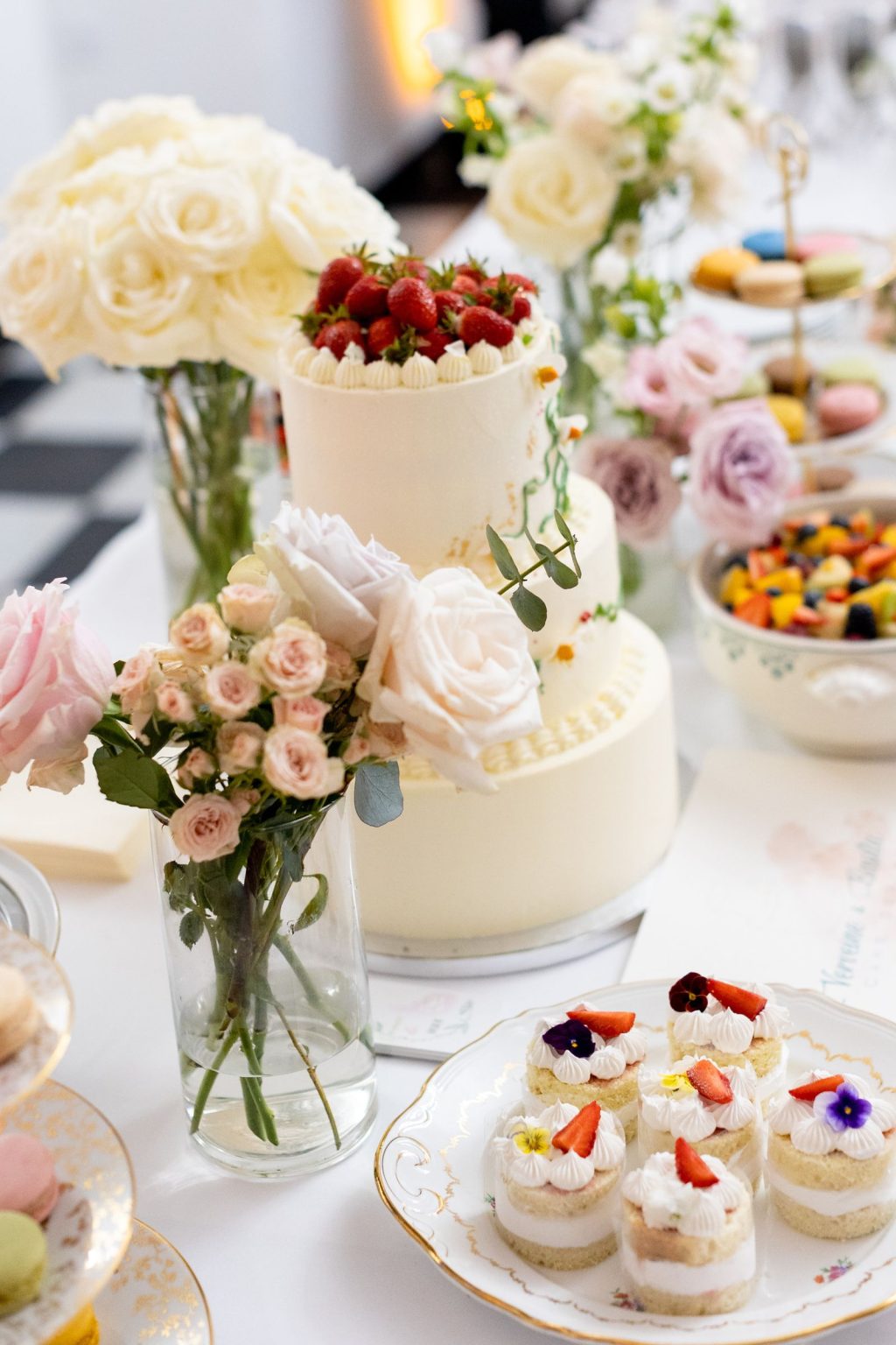 Château Saint Joseph FAM trip in the South of France: the dessert table florals