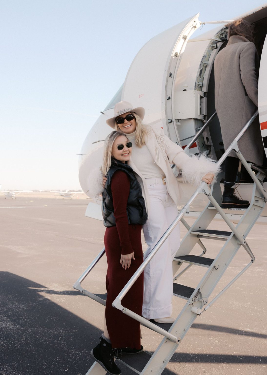 Hayley's Aspen bachelorette weekend: stepping off the plane in Aspen