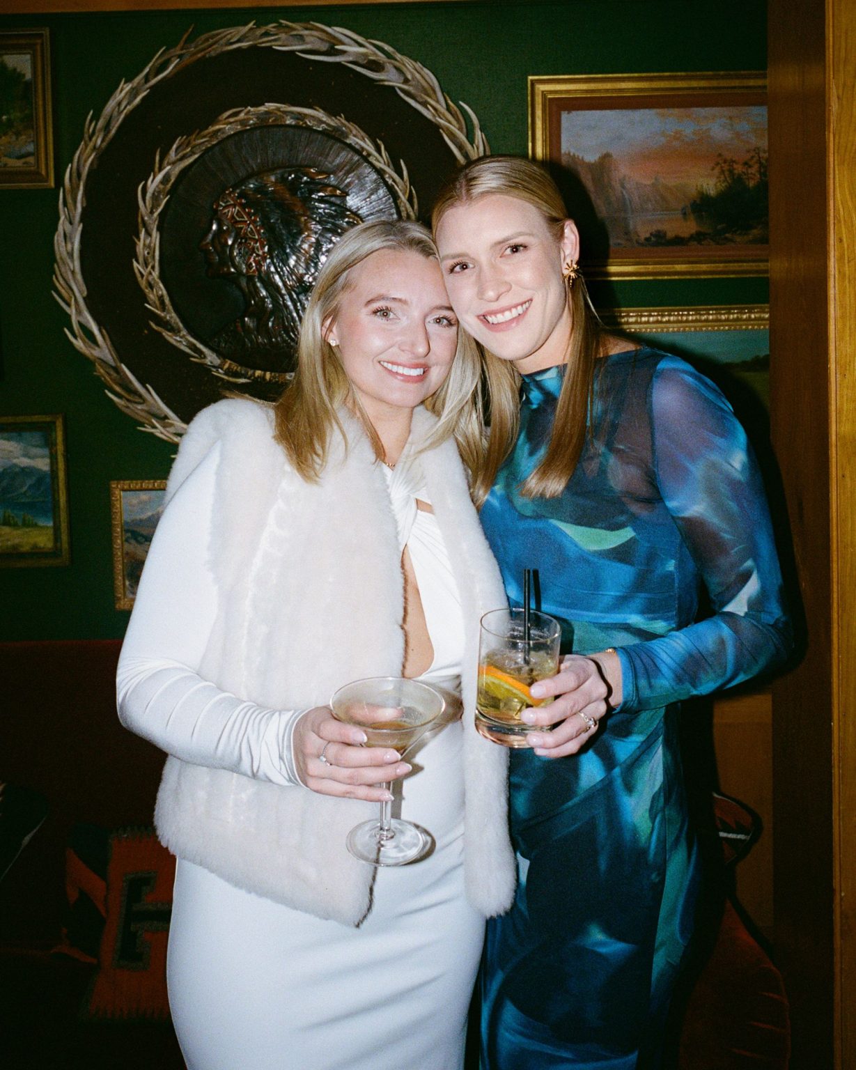 Hayley's Aspen bachelorette weekend: friends at the Caribou Club