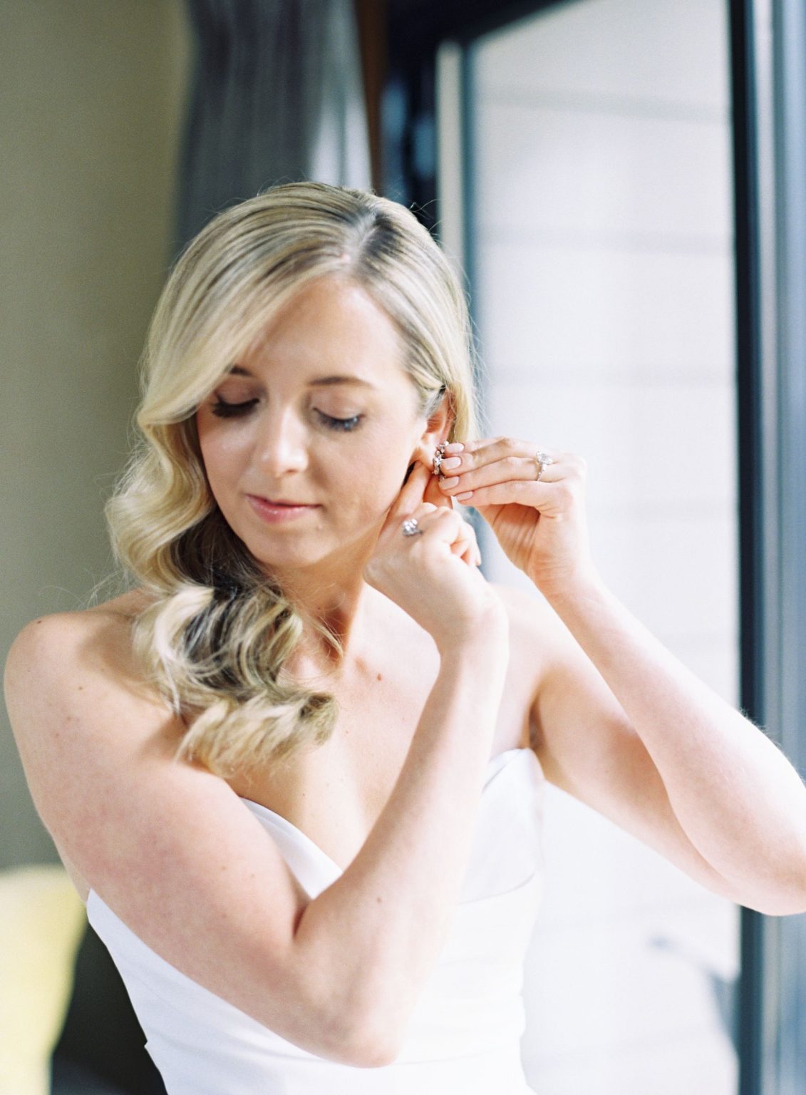 Elizabeth and Bloor's wedding in Aspen: getting ready at Hotel Jerome