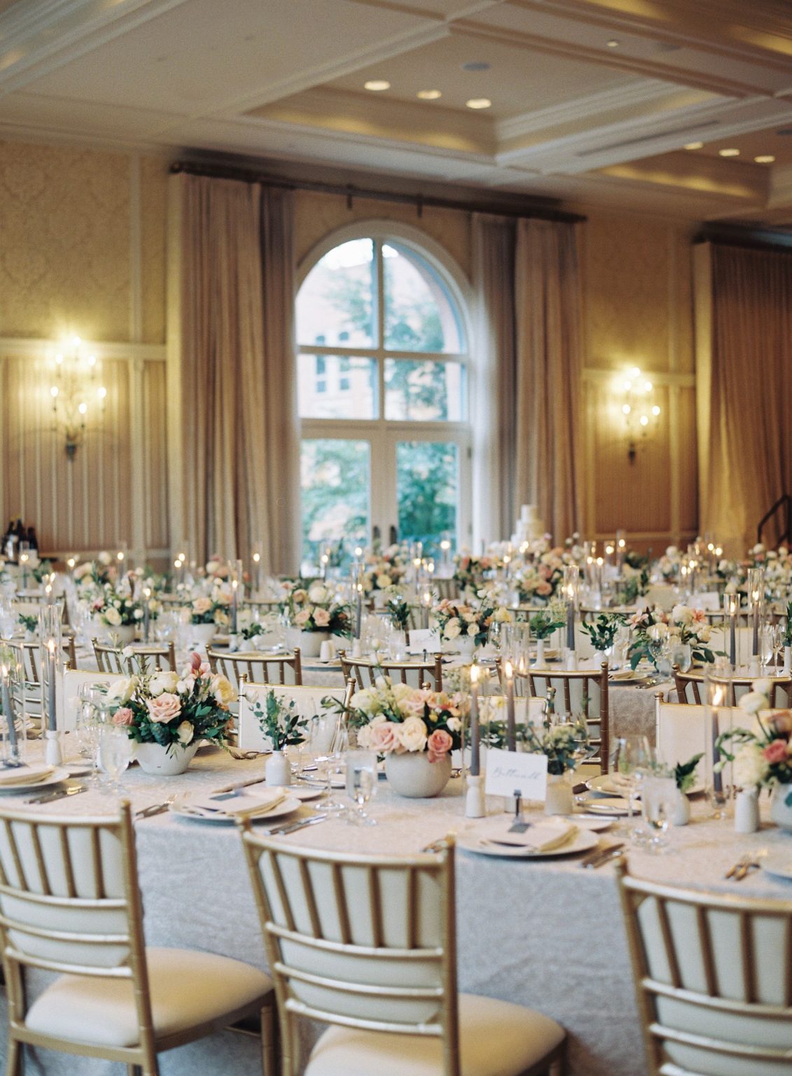 Elizabeth and Bloor's wedding in Aspen: the reception at Hotel Jerome