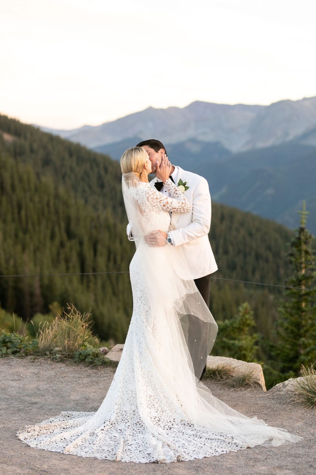 Meredith and JD's wedding at The Little Nell, Aspen: the reception at the Sundeck