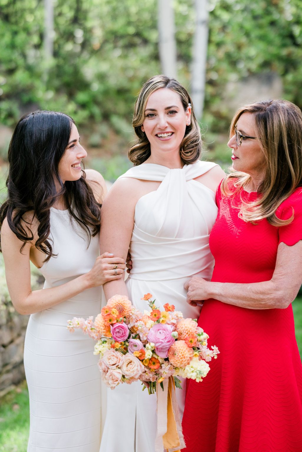 Julie & Tobias's wedding on the Northstar Preserve, Aspen: the bride with family