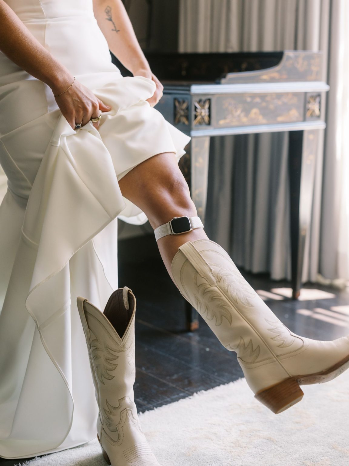 Clare and Kobe's McCabe Ranch wedding in Old Snowmass, Colorado: getting ready