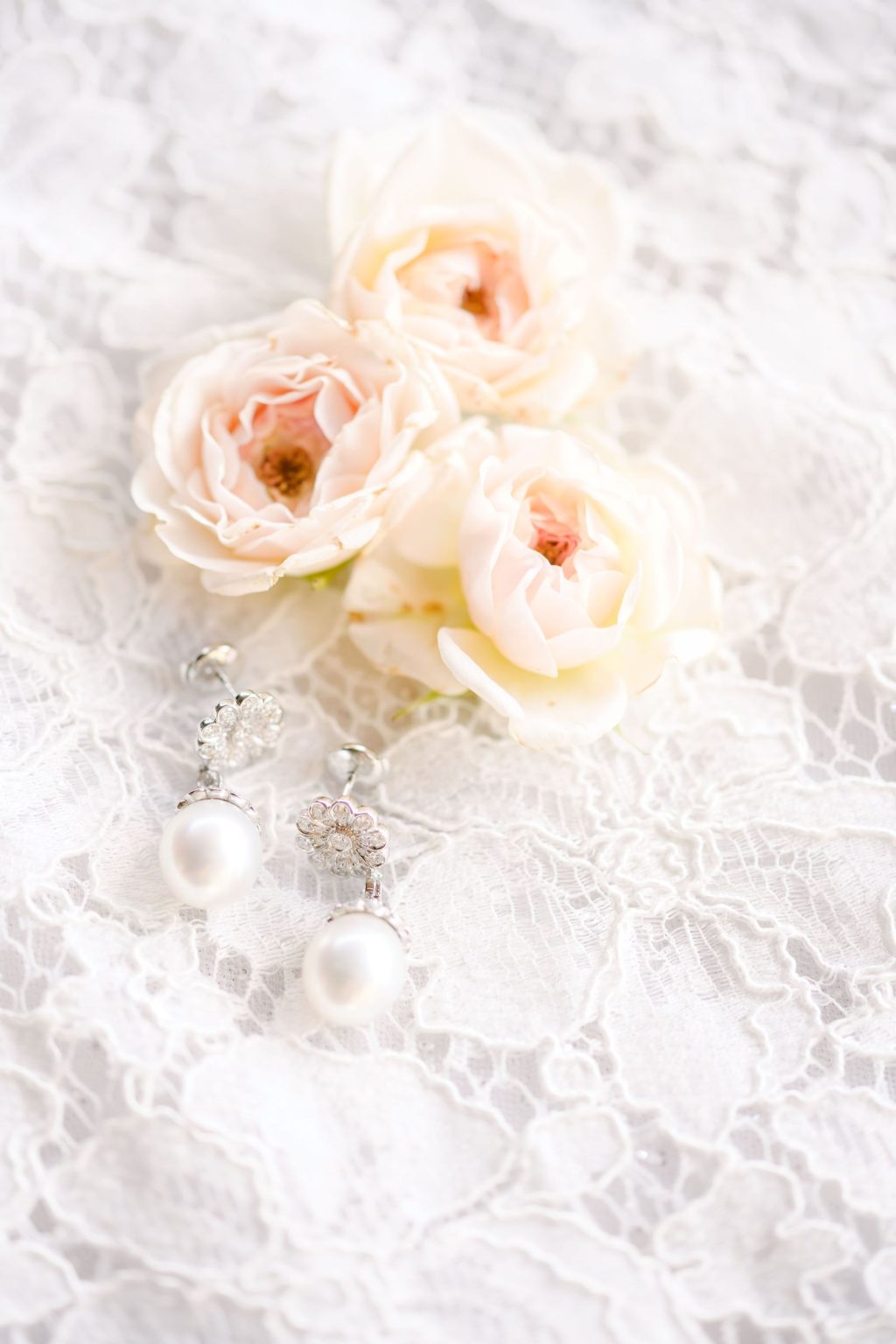 Ryann and Cole's wedding at the Snowmass Club, Snowmass Village: getting ready and details