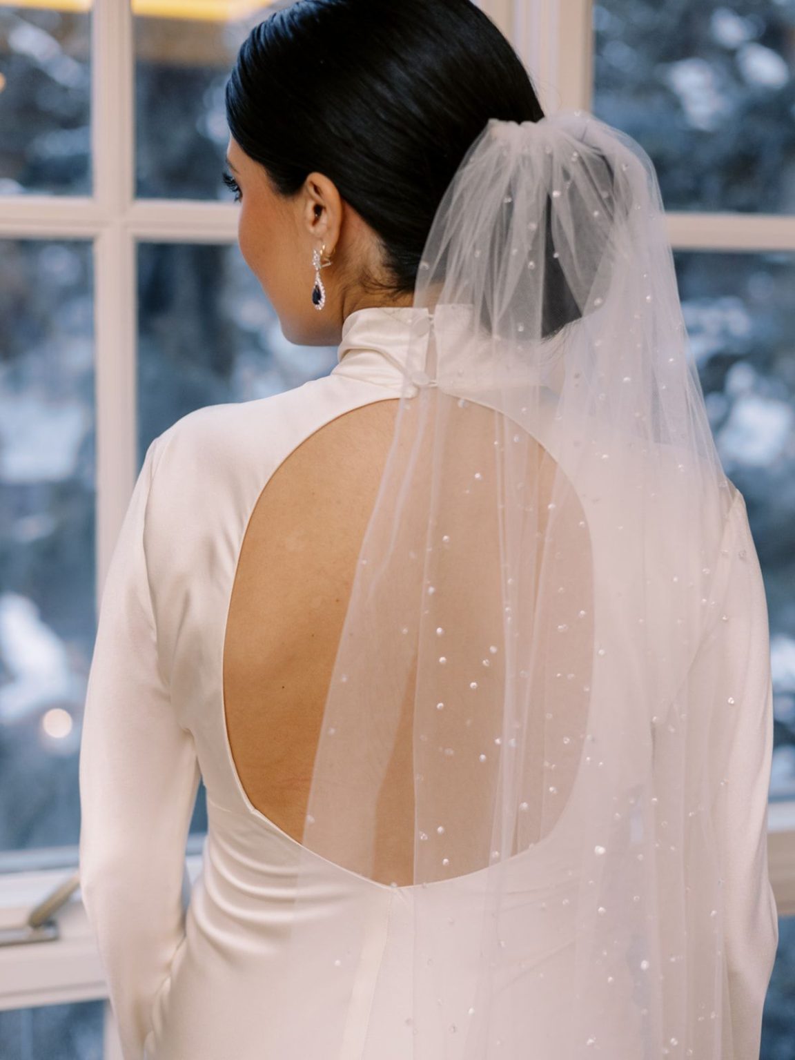 Marisa and Ashton's winter wedding at The St. Regis Aspen: getting ready