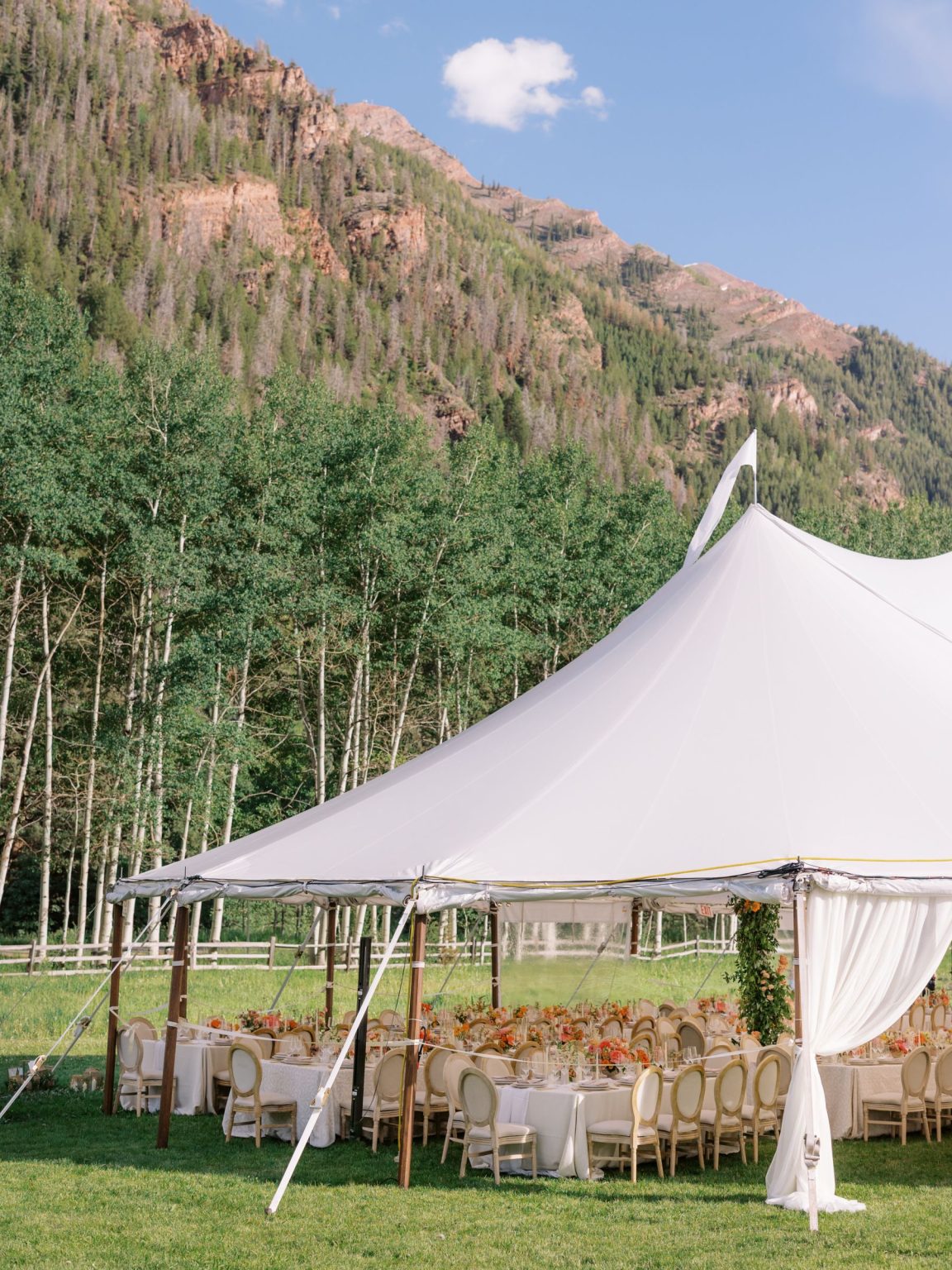 A summer wedding at T Lazy 7 Ranch, Aspen: ceremony and floral details