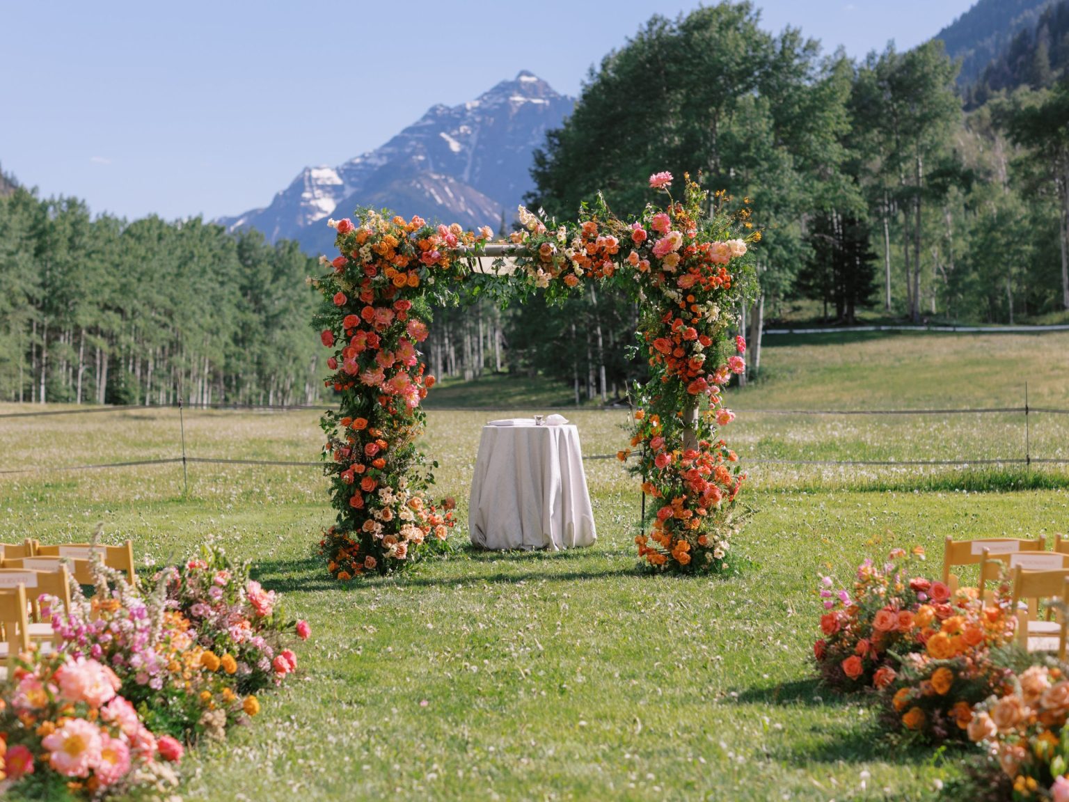 A summer wedding at T Lazy 7 Ranch, Aspen: ceremony and floral details