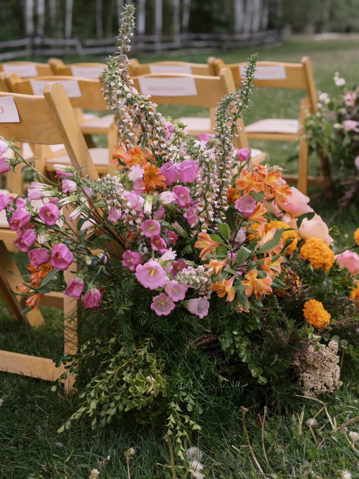 A summer wedding at T Lazy 7 Ranch, Aspen: ceremony and floral details
