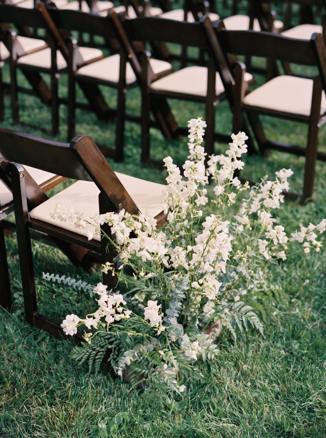 Meredith and Jason's wedding at T Lazy 7 Ranch, Aspen: portraits by the river