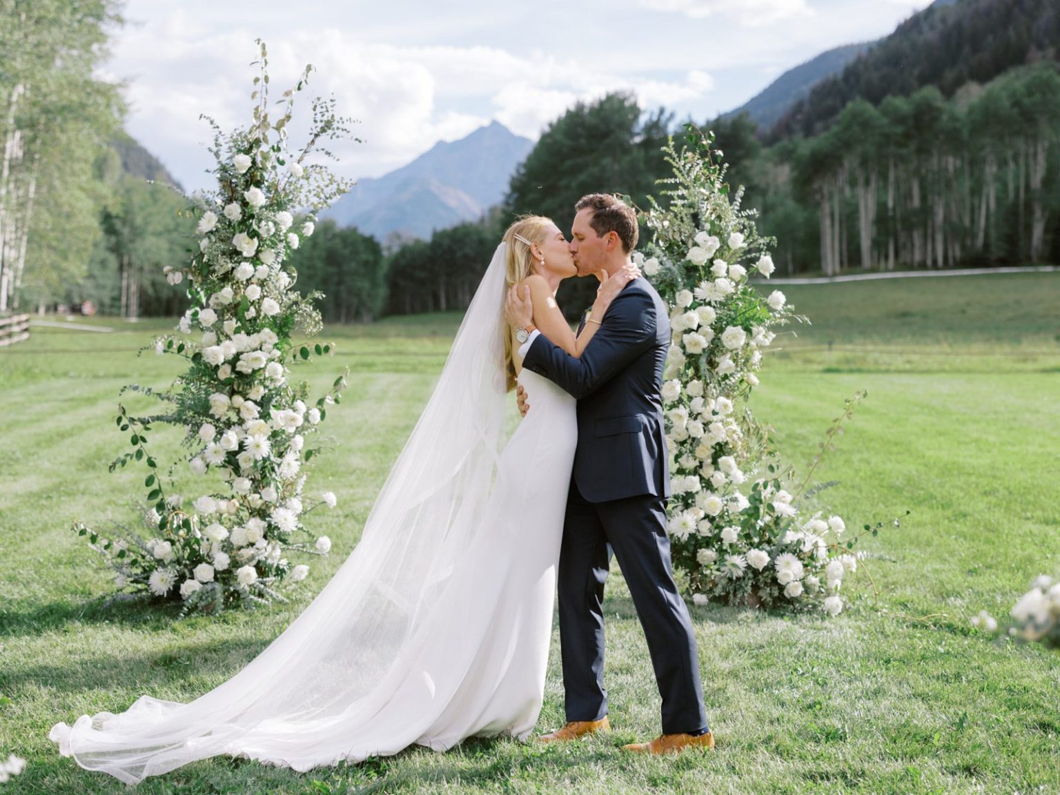 Meredith and Jason's wedding at T Lazy 7 Ranch, Aspen: the ceremony in the meadow