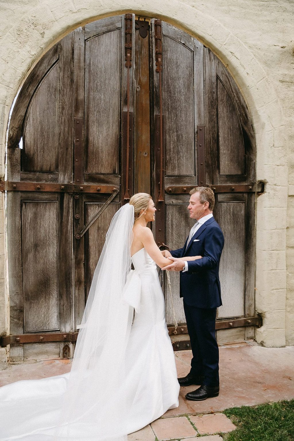 Anna and Sully's wedding at Whispering Rose Ranch, Santa Ynez, California: getting ready and details